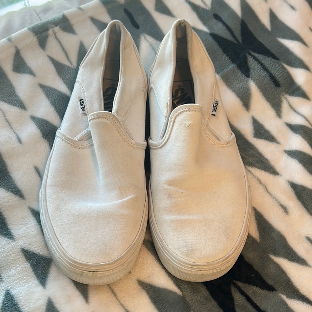 Women’s white vans